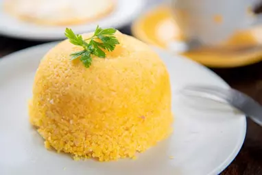 Cuscuz Tradicional com manteiga