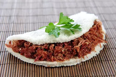 Tapioca com carne seca